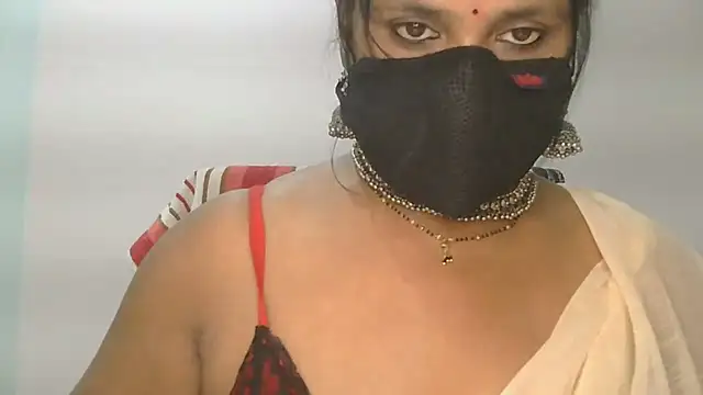 Snapshot of Cute_Ruhi99 chatting on July 4, 9:37 am Cute Ruhi99 online show from July 4, 9:37 am