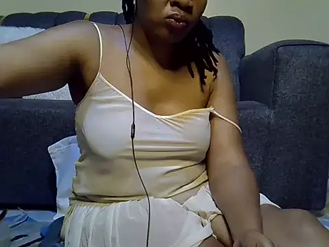 Snapshot of Sexy_Kezzy chatting on July 16, 8:33 am Sexy Kezzy online show from July 16, 8:33 am