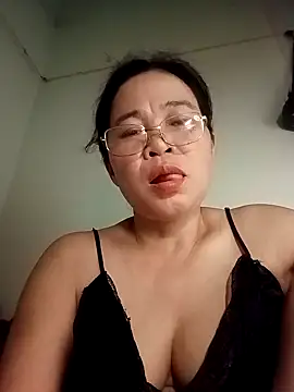 Snapshot of Sexy-asslove90 chatting on October 4, 7:32 am Sexy-asslove90 online show from October 4, 7:32 am