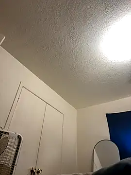 prettlovely14 online show from November 16, 4:39 am