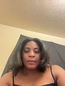 prettlovely14 online show from February 5, 9:32 pm