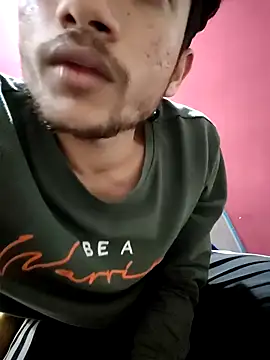 Snapshot of Indiandaddy11 chatting on January 28, 6:49 pm Indiandaddy11 online show from January 28, 6:49 pm