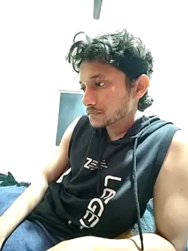 Snapshot of Indiandaddy11 chatting on February 20, 6:35 pm Indiandaddy11 online show from February 20, 6:35 pm