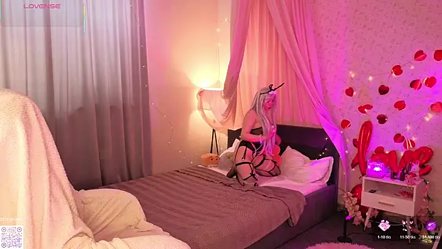 lilly Cherry  online show from May 10, 11:25 am