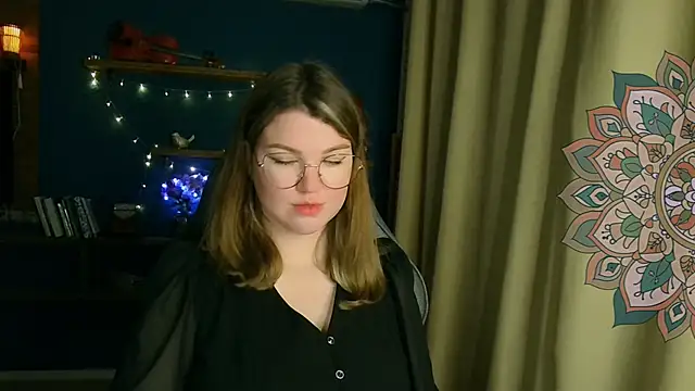 VioletteWay online show from November 3, 4:43 pm