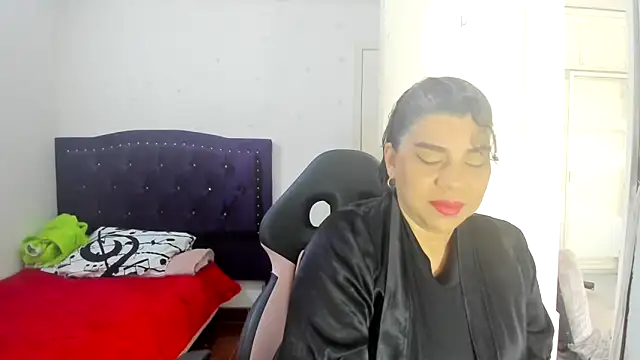 Snapshot of vikyadams chatting on September 16, 12:28 pm vikyadams online show from September 16, 12:28 pm