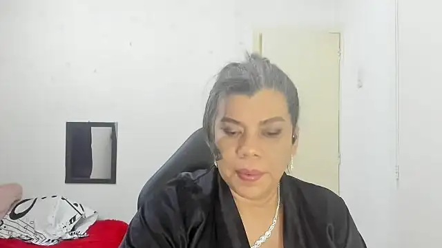 Snapshot of vikyadams chatting on October 8, 2:57 am vikyadams online show from October 8, 2:57 am