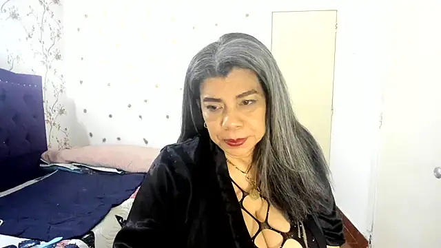Snapshot of vikyadams chatting on June 25, 6:13 pm vikyadams online show from June 25, 6:13 pm