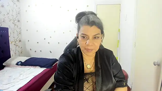 vikyadams online show from March 29, 2:02 am