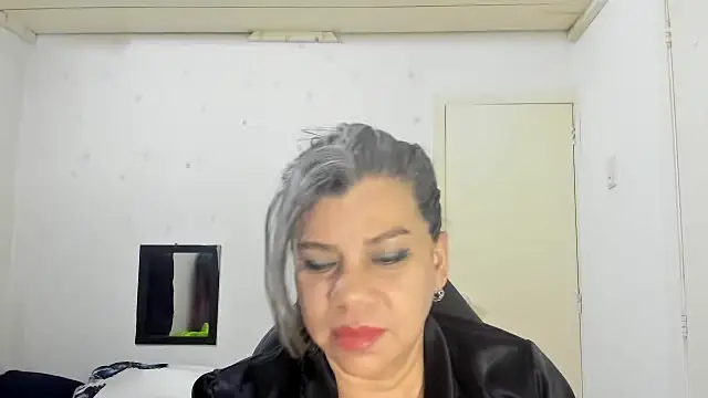 vikyadams online show from February 7, 9:39 am