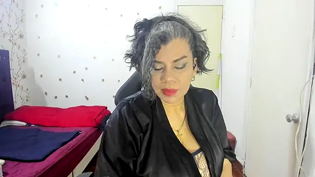 vikyadams online show from April 15, 1:04 pm