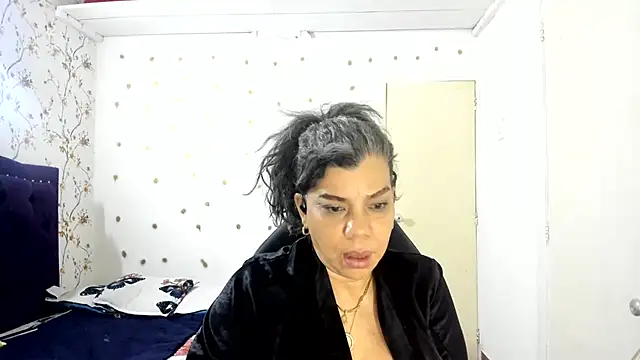 Snapshot of vikyadams chatting on June 25, 5:45 am vikyadams online show from June 25, 5:45 am