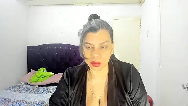 Snapshot of vikyadams chatting on September 14, 11:49 pm vikyadams online show from September 14, 11:49 pm