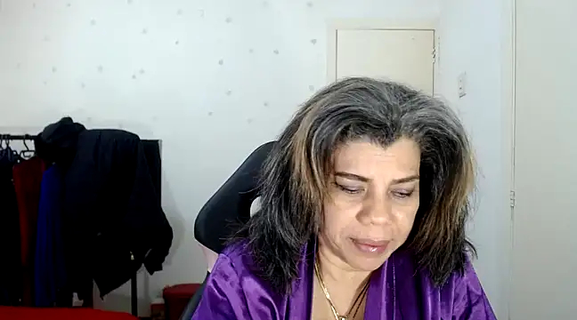 Snapshot of vikyadams chatting on March 15, 12:13 pm vikyadams online show from March 15, 12:13 pm