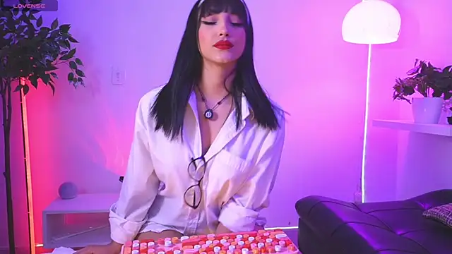 catalina  lovers online show from February 9, 7:23 pm