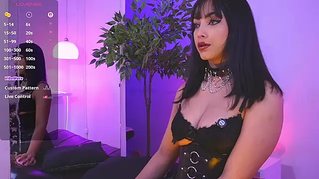 catalina  lovers online show from January 8, 5:30 pm