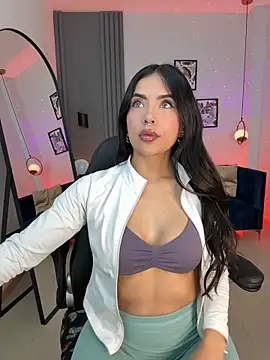 Luna  Ponce online show from March 13, 2:11 pm