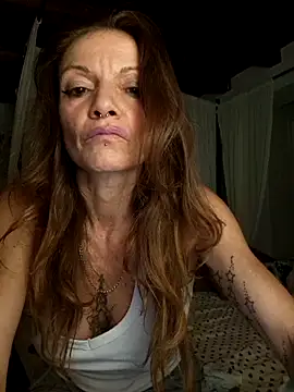 Snapshot of vampvanna23 chatting on June 16, 1:38 am vampvanna23 online show from June 16, 1:38 am