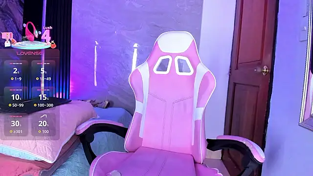 PamelaAnderson 2 online show from March 5, 8:05 pm