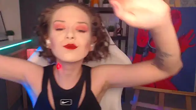 Snapshot of FascinatingEyess chatting on February 15, 4:47 am FascinatingEyess online show from February 15, 4:47 am