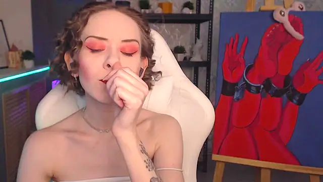 FascinatingEyess online show from January 11, 4:25 pm