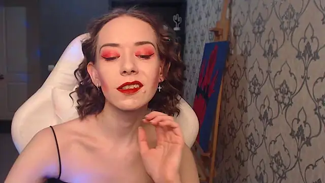 Snapshot of FascinatingEyess chatting on May 18, 7:51 pm FascinatingEyess online show from May 18, 7:51 pm