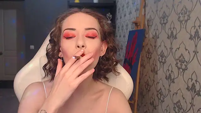 Snapshot of FascinatingEyess chatting on June 18, 8:14 pm FascinatingEyess online show from June 18, 8:14 pm