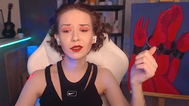 Snapshot of FascinatingEyess chatting on March 7, 3:19 am FascinatingEyess online show from March 7, 3:19 am