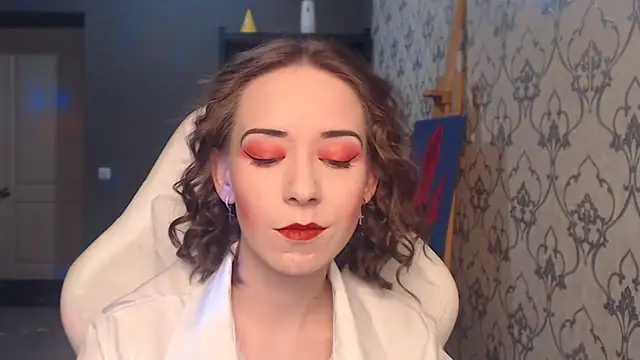 Snapshot of FascinatingEyess chatting on June 9, 9:05 pm FascinatingEyess online show from June 9, 9:05 pm