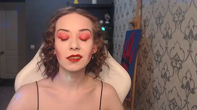 Snapshot of FascinatingEyess chatting on June 21, 7:52 pm FascinatingEyess online show from June 21, 7:52 pm