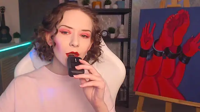 Snapshot of FascinatingEyess chatting on October 31, 6:04 pm FascinatingEyess online show from October 31, 6:04 pm