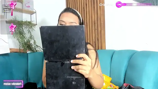 yossi peach cute online show from December 22, 3:12 pm