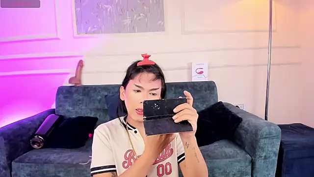 Snapshot of yossi_peach_cute chatting on July 17, 4:43 am yossi peach cute online show from July 17, 4:43 am