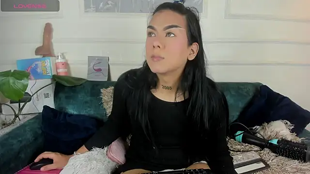 yossi peach cute online show from April 8, 4:03 am