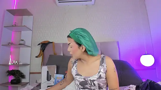 yossi peach cute online show from March 25, 8:52 pm