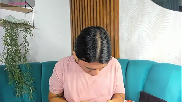 yossi peach cute online show from December 2, 10:11 pm