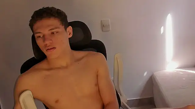 laurent nova online show from February 14, 6:52 pm