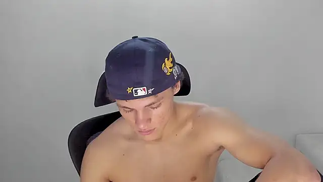 laurent nova online show from December 13, 9:43 pm