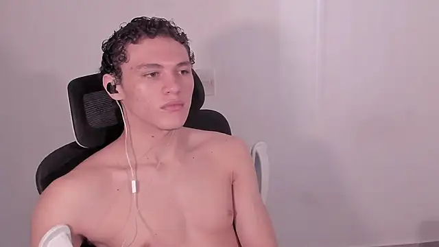 laurent nova online show from April 26, 12:35 pm