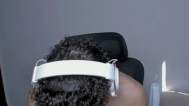 laurent nova online show from October 26, 6:08 pm