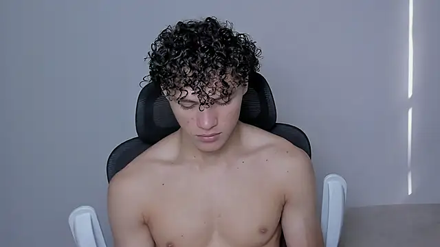 laurent nova online show from October 25, 6:52 pm