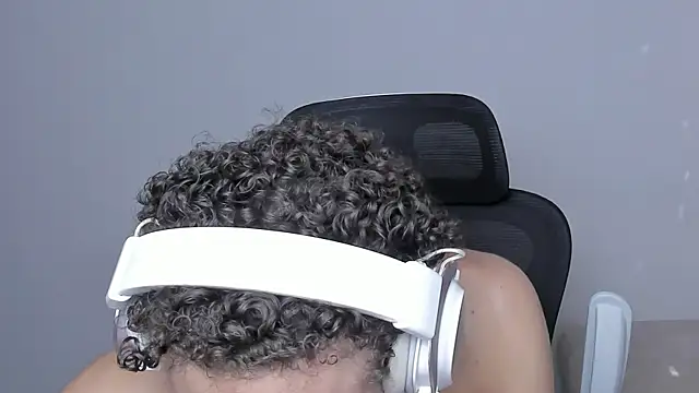 laurent nova online show from October 23, 7:12 pm