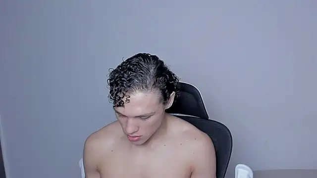 laurent nova online show from November 17, 8:24 pm