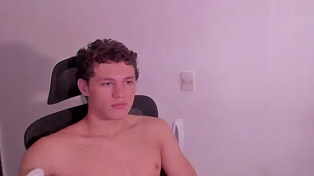 laurent nova online show from April 8, 3:57 pm