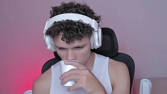 laurent nova online show from October 21, 5:01 pm