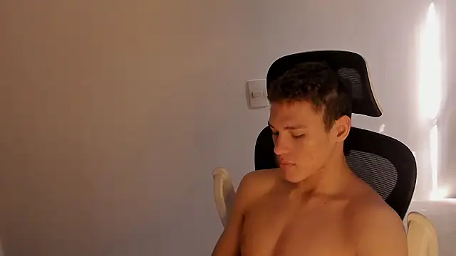 laurent nova online show from February 16, 7:12 pm