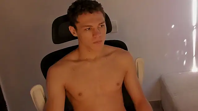 laurent nova online show from February 17, 7:22 pm