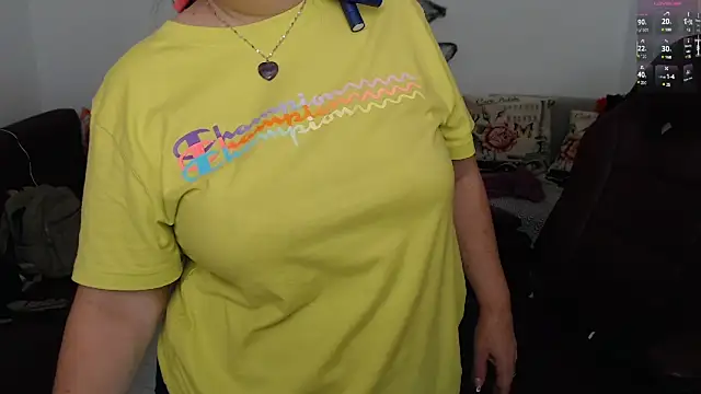 Snapshot of zehra_sanem chatting on October 31, 3:08 pm zehra sanem online show from October 31, 3:08 pm