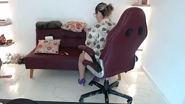 zehra sanem online show from March 7, 11:43 pm