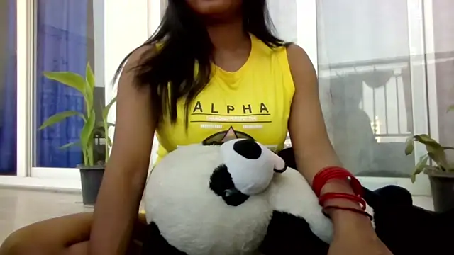 Queenhimanshi online show from October 17, 7:44 am